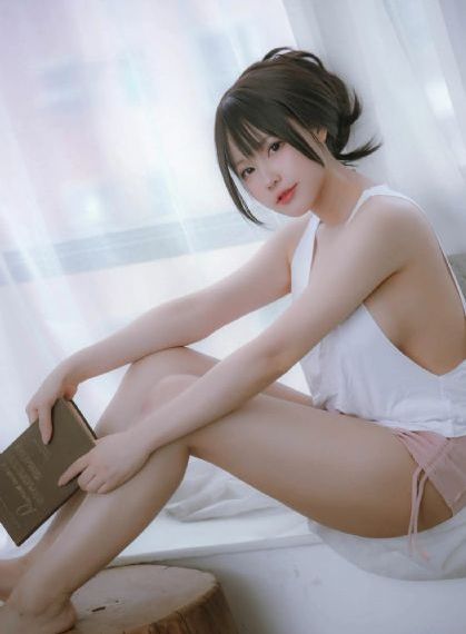 年轻丰满的继母亚洲精品