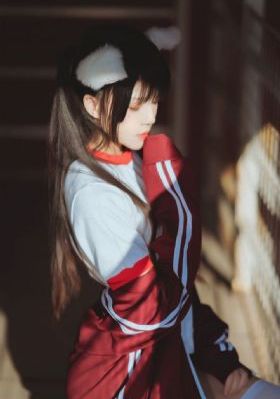 我爱喵星人鞠婧祎