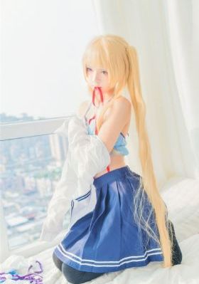 《年轻女教师3》电影